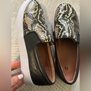 Vionic Demetra Boa Slip Ons, Size 6.5
